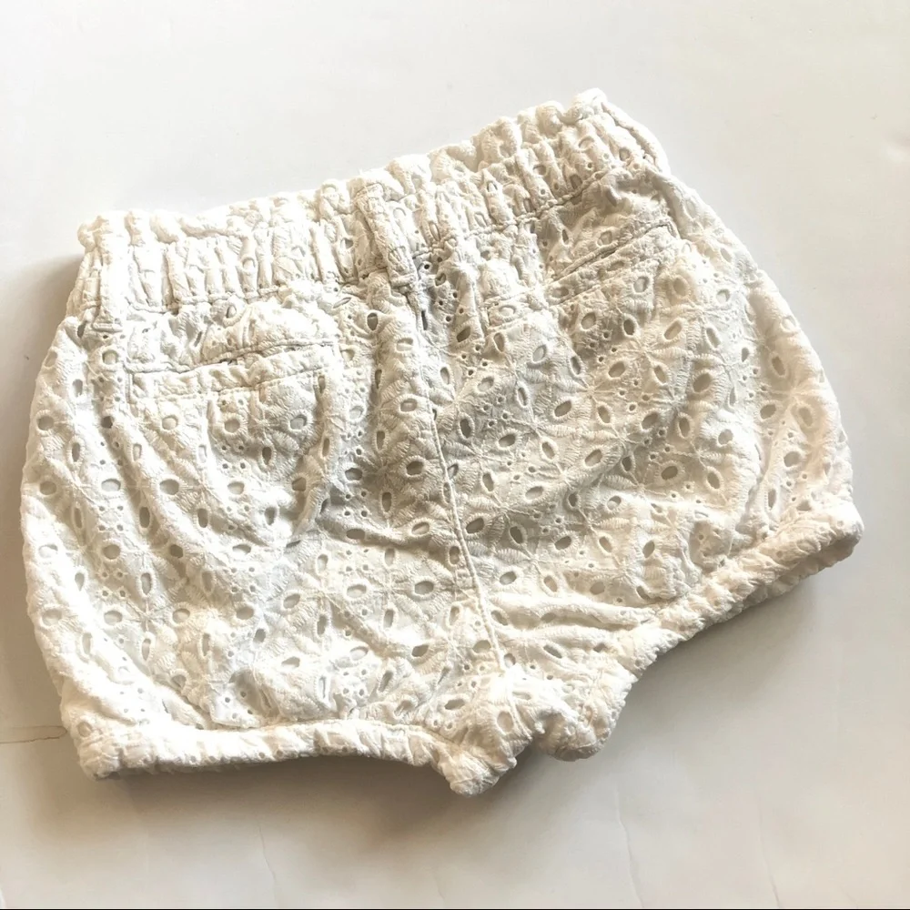 Gap eyelet shorts